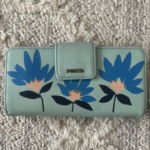 Fossil Women's Blue Floral Wallet
